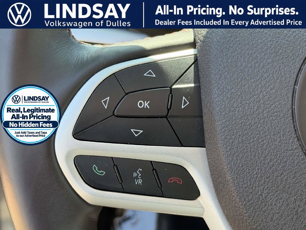 Used 2017 Jeep Cherokee Overland w/ Technology Group FWD image 21