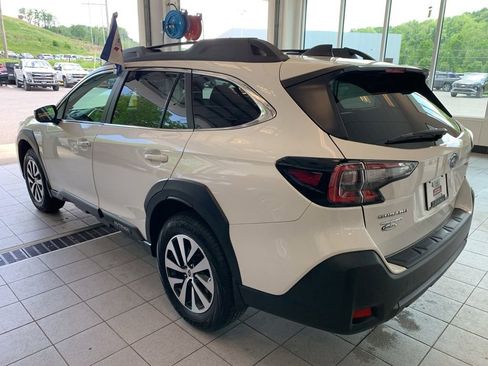 Certified 2025 Subaru Outback Premium AWD/4WD image 9