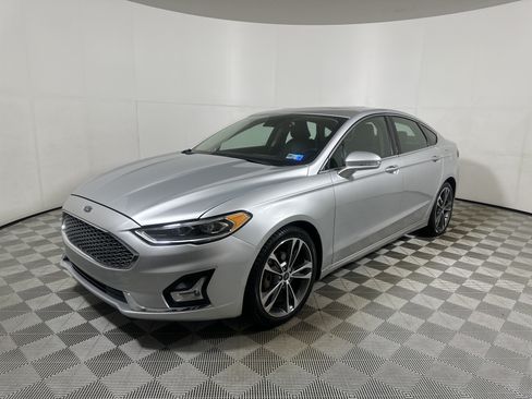 Used 2019 Ford Fusion Titanium AWD/4WD image 3