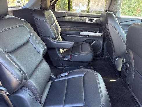 Used 2021 Ford Explorer XLT w/ Equipment Group 202A image 44
