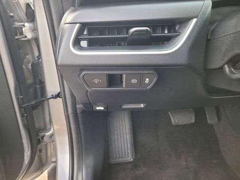 Used 2025 Kia K4 LXS image 23