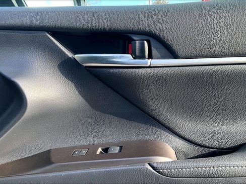 Used 2022 Toyota Camry XSE image 22