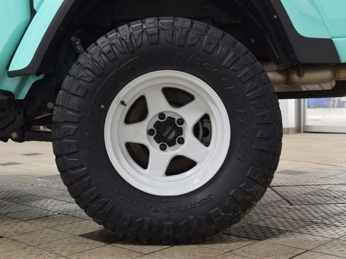 Used 2025 Jeep Gladiator Sport image 20