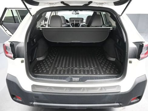 Used 2025 Subaru Outback Premium AWD/4WD image 19