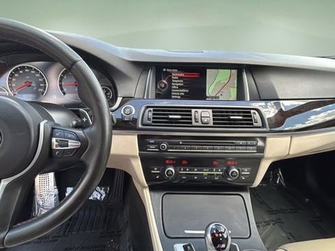 Used 2016 BMW M5 RWD image 11