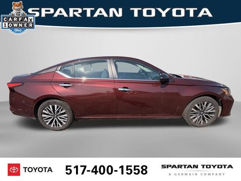 Used 2024 Nissan Altima 2.5 SV FWD image 9