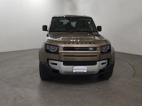 Used 2025 Land Rover Defender 110 S image 3