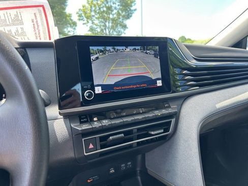 Used 2025 Toyota Camry LE FWD image 24