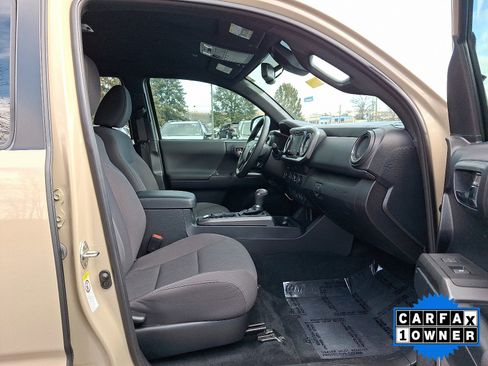 Used 2019 Toyota Tacoma TRD Sport image 45