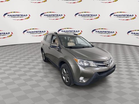 Used 2015 Toyota RAV4 XLE AWD/4WD image 2