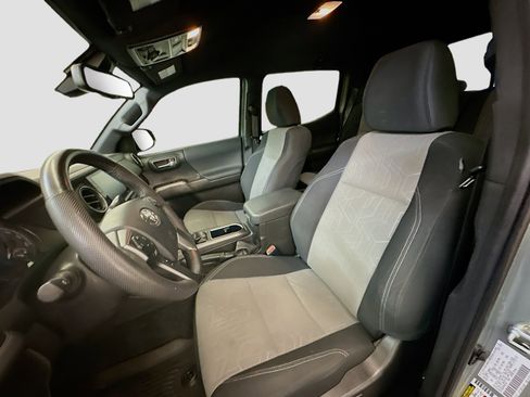 Used 2023 Toyota Tacoma TRD Off-Road image 13