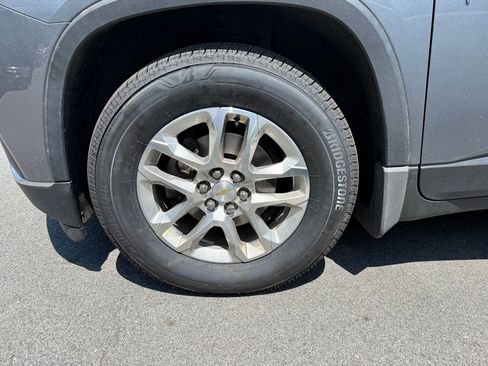 Used 2018 Chevrolet Traverse LT AWD/4WD image 8