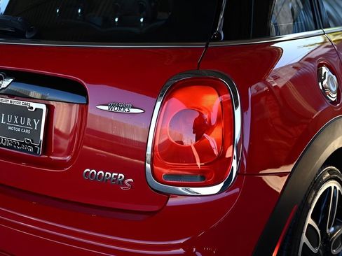 Used 2018 MINI Cooper S image 7