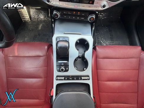Used 2019 Kia Stinger GT2 AWD/4WD image 28