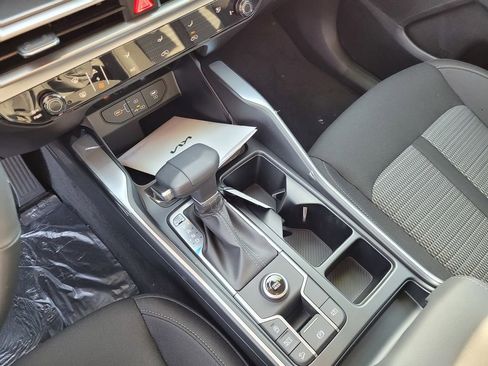Used 2026 Kia Sorento LX image 19