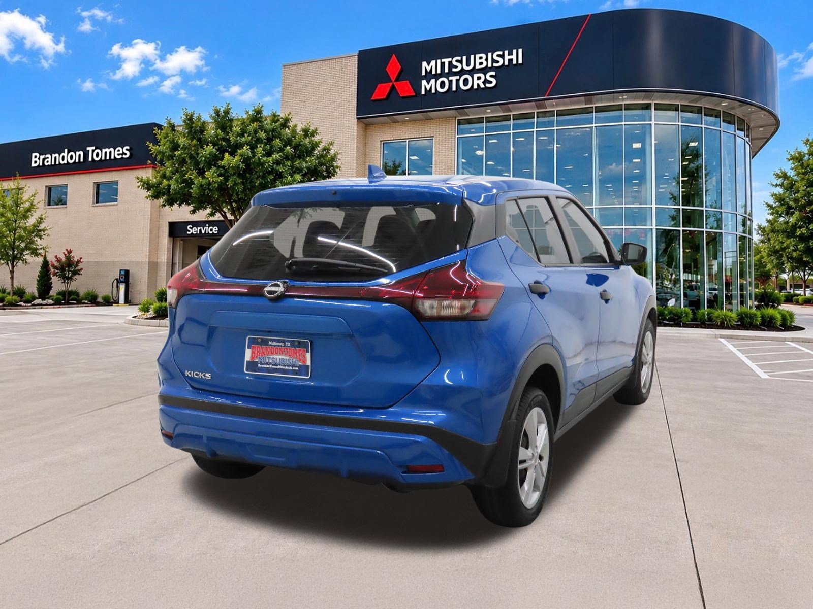 Used 2024 Nissan Kicks S FWD image 3
