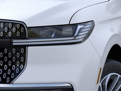 New 2026 Lincoln Navigator L Premier image 18