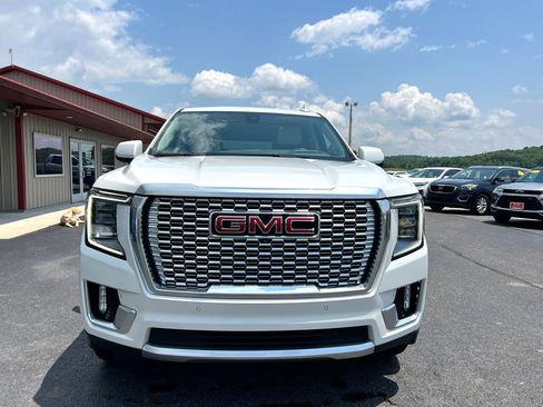Used 2021 GMC Yukon Denali w/ Denali Premium Package image 8