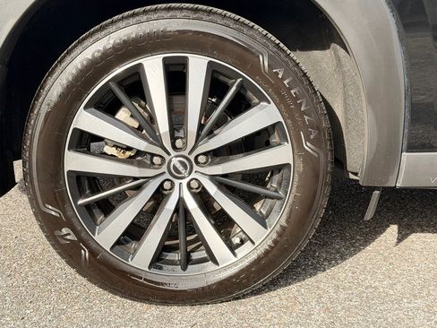 Used 2024 Nissan Pathfinder Platinum w/ Cargo Package image 27