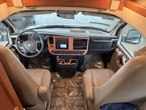 Used 2010 Chevrolet Express 3500 Extended w/ Power Package RWD image 58