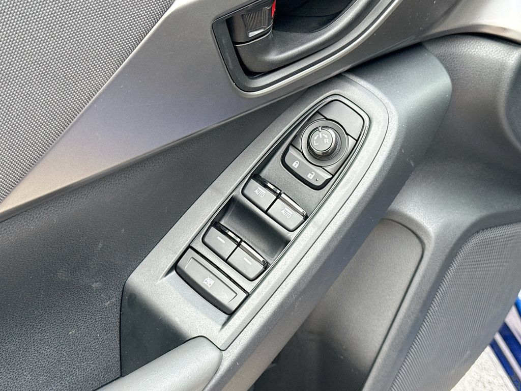 Used 2025 Subaru Impreza 2.0i AWD/4WD image 17