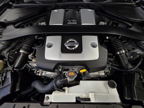 Used 2009 Nissan 370Z Touring w/ Sport Pkg RWD image 44