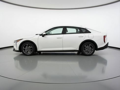 Used 2025 Kia K4 LXS image 5