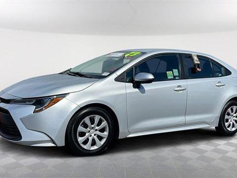 Certified 2023 Toyota Corolla LE image 1