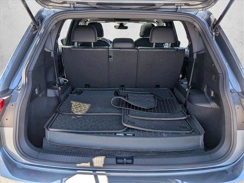 Used 2023 Volkswagen Tiguan SE R-Line FWD image 6