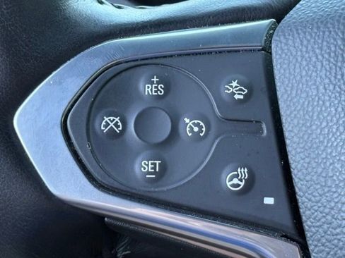 Used 2022 Chevrolet Traverse LT AWD/4WD image 16