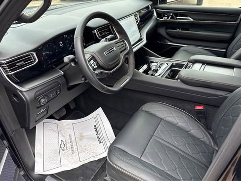 Used 2025 Jeep Grand Wagoneer L Series III w/ Rear Seat Video Group 1 image 9