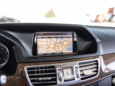 Used 2014 Mercedes-Benz E 350 4MATIC Wagon image 29