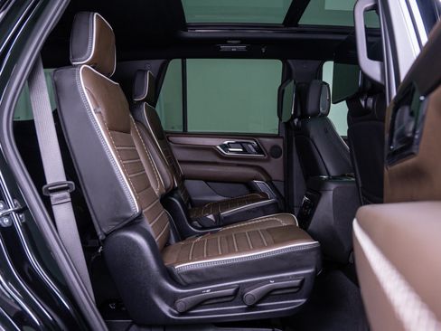 Used 2025 GMC Yukon Denali Ultimate AWD/4WD image 13