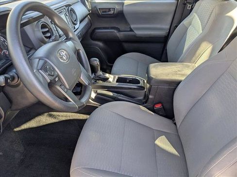 Used 2017 Toyota Tacoma SR image 15
