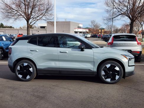 New 2026 Volvo EX30 Plus w/ Climate Package image 2