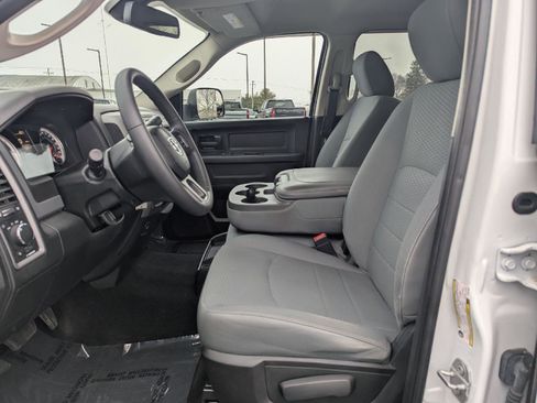 Used 2018 RAM 2500 Tradesman w/ Chrome Appearance Group image 24