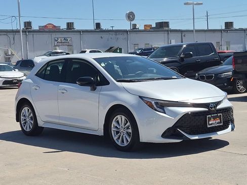 Used 2026 Toyota Corolla SE FWD image 8