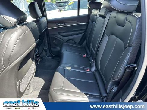 Certified 2025 Jeep Grand Cherokee Limited w/ MOPAR Finishing Package AWD/4WD image 19
