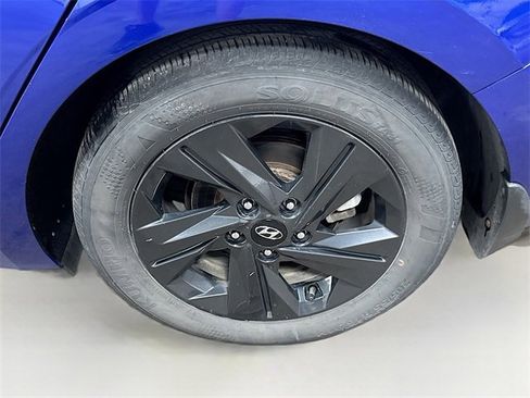 Used 2023 Hyundai Elantra SEL image 10