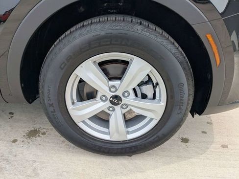 Used 2026 Kia Sorento LX FWD image 11