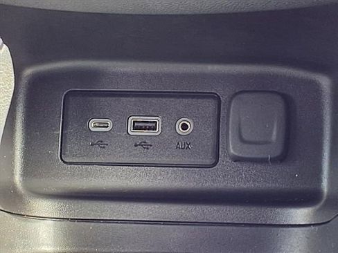 Certified 2020 Chevrolet Equinox LT w/ Driver Convenience Package image 11