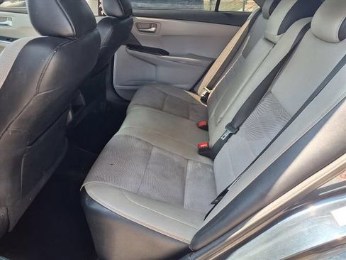 Used 2017 Toyota Camry SE FWD image 11