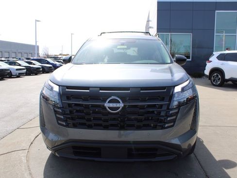 New 2026 Nissan Pathfinder SV image 2