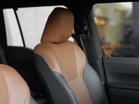 Used 2024 Lexus GX 550 image 19