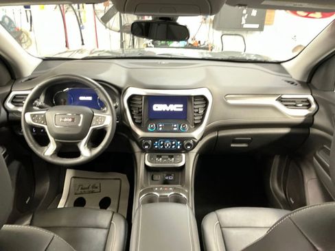 Certified 2023 GMC Acadia SLT w/ Technology Package image 13