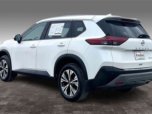 Used 2021 Nissan Rogue SV w/ Premium Package image 4