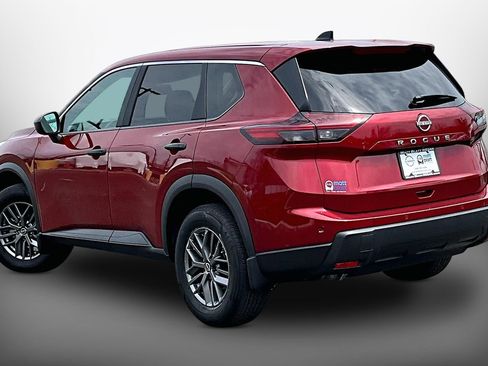Used 2025 Nissan Rogue S FWD image 11