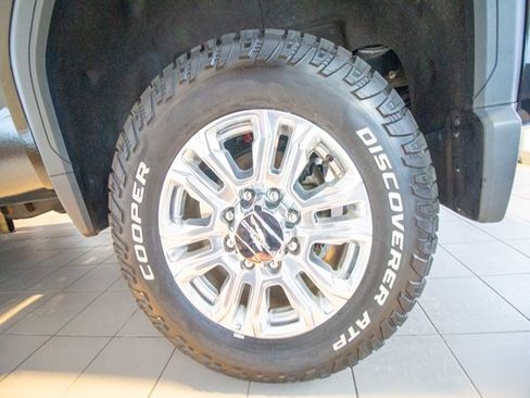 Used 2022 GMC Sierra 3500 Denali w/ Denali Ultimate Package image 26