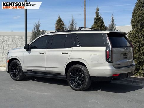 Used 2024 Cadillac Escalade Sport Platinum w/ LPO, ONYX Package image 5