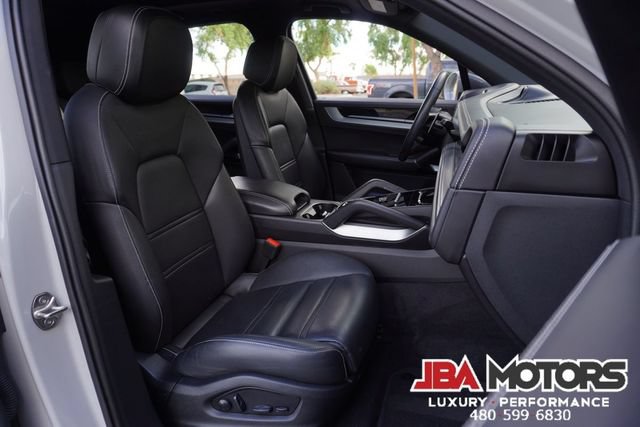 Used 2024 Porsche Cayenne AWD/4WD image 9